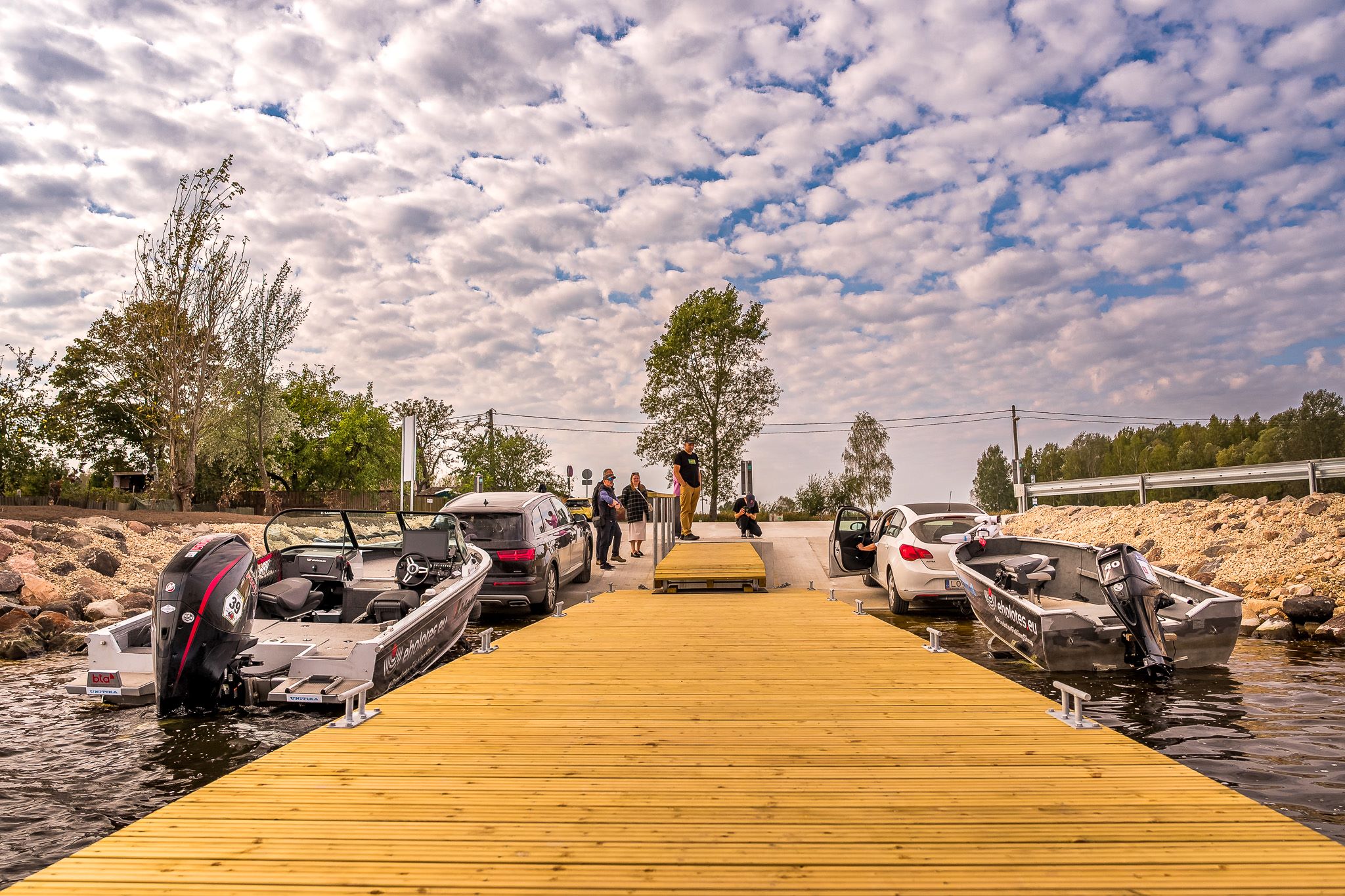  a public boat launching slipway in Voleri