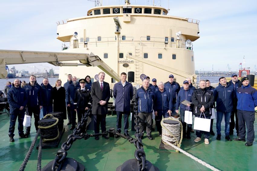 Šodien uz ledlauža VARMA klāja godinājām visu komandu, kas nodrošināja šī gada ledus navigāciju